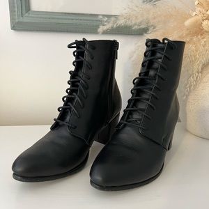 Poppy Barley - Victoriana Boots - size 5.5